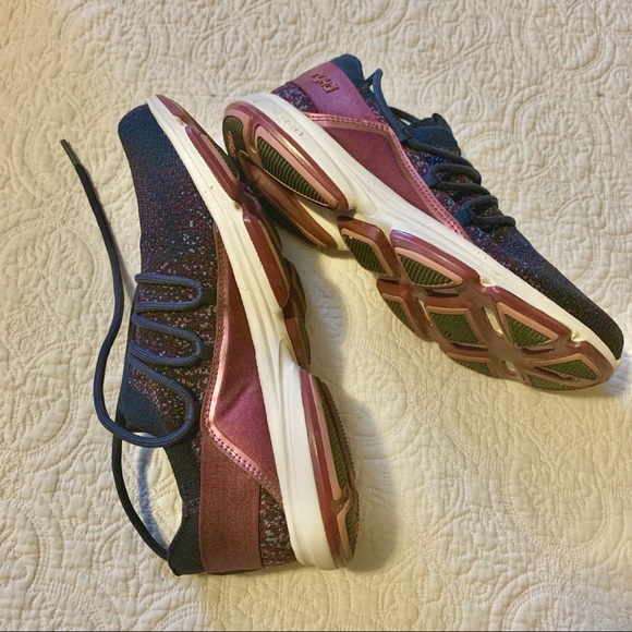 fempower diffuse sneaker